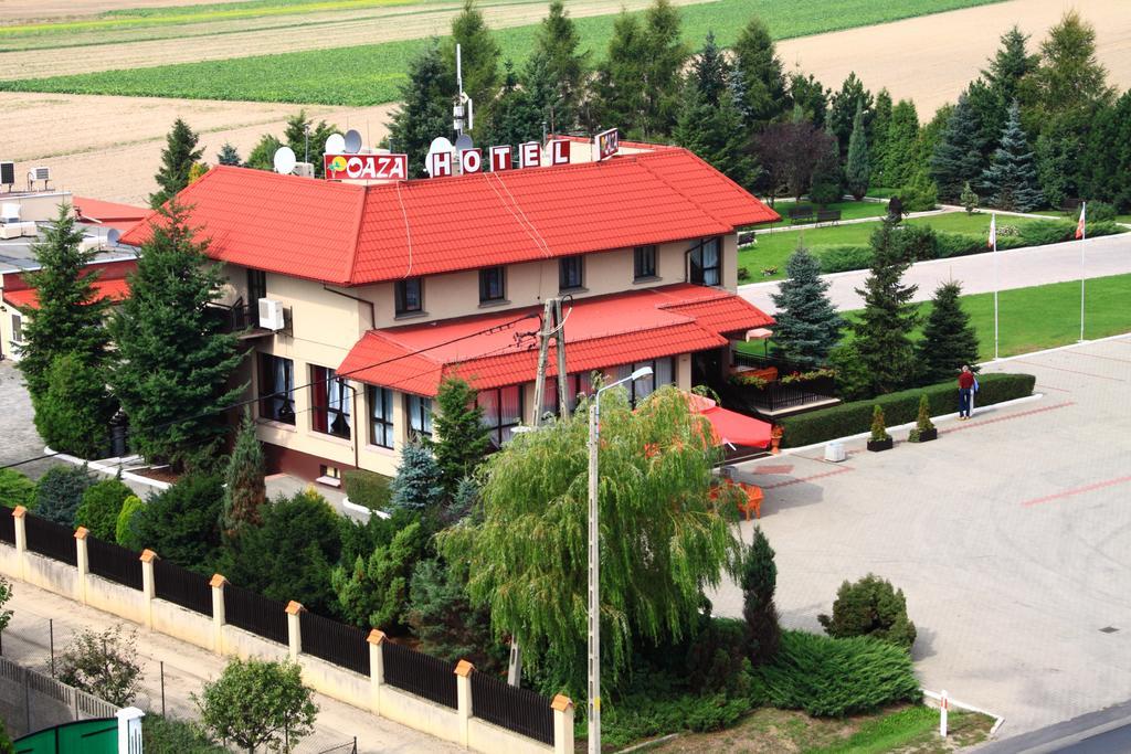 Hotel Oaza Golina  Экстерьер фото